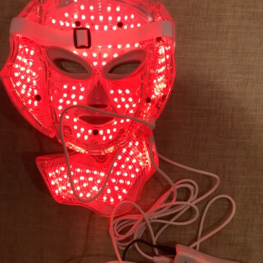 LED LightTherapy Mask - Picture 5 of 5